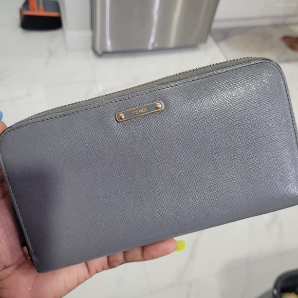 🔹️FENDI🔹️ long continental zip around grey wallet ✨️🩶 - Picture 12 of 12